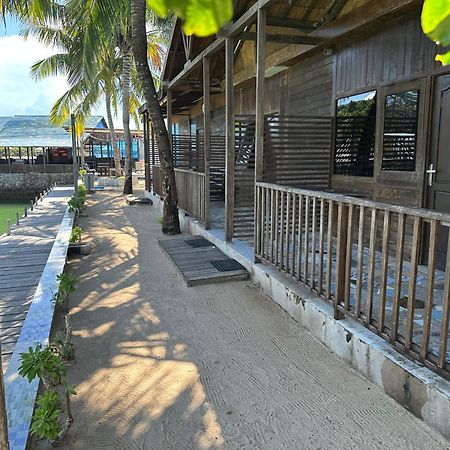 Hotel Mooi Park Sorong Exterior foto