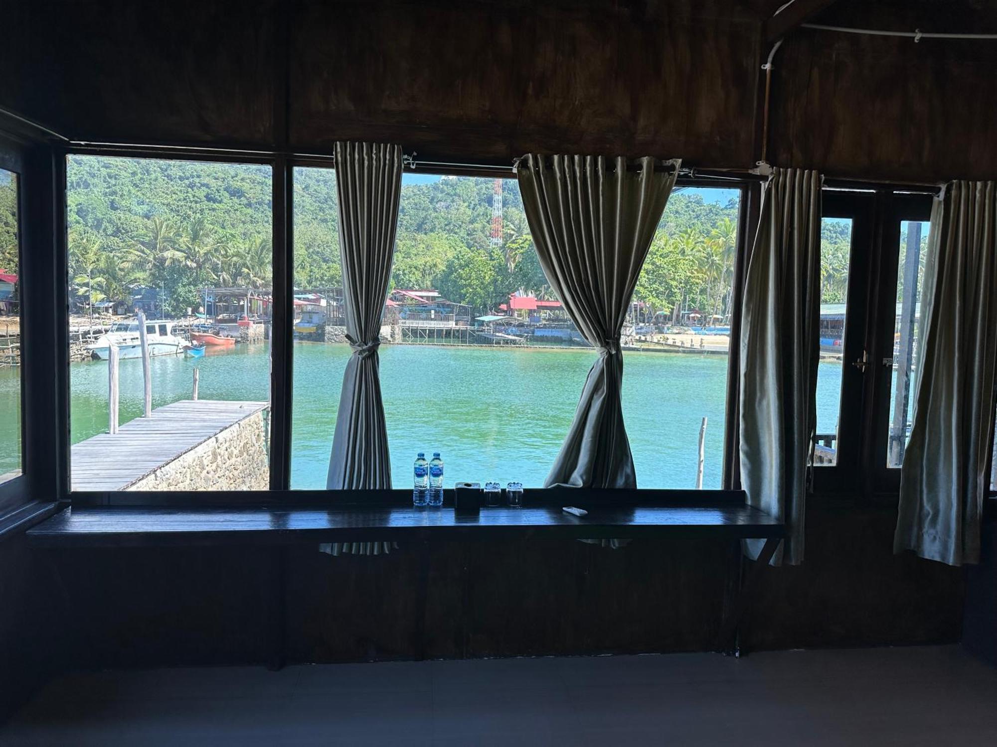 Hotel Mooi Park Sorong Exterior foto
